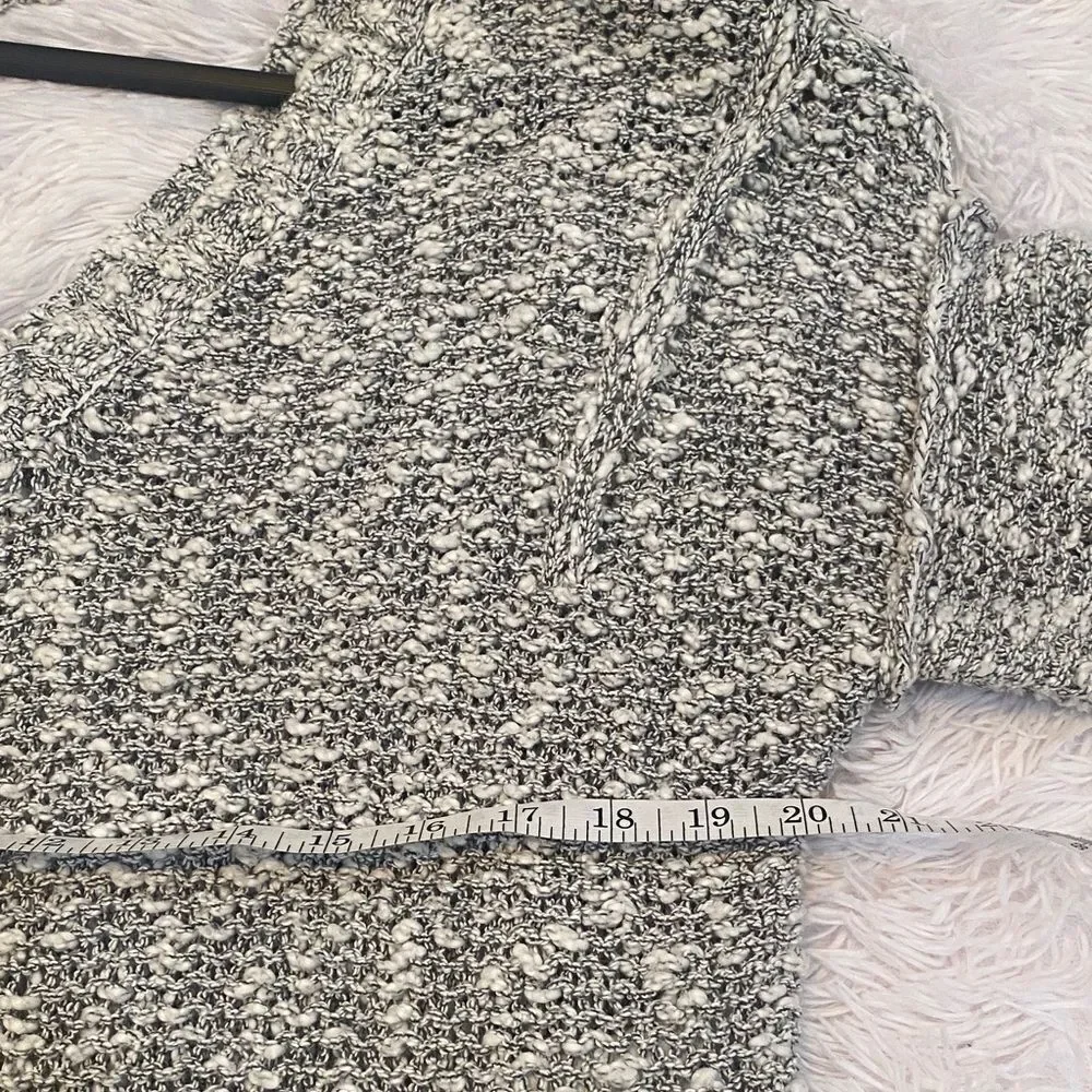Hollister Marled Gray V-Neck Sweater